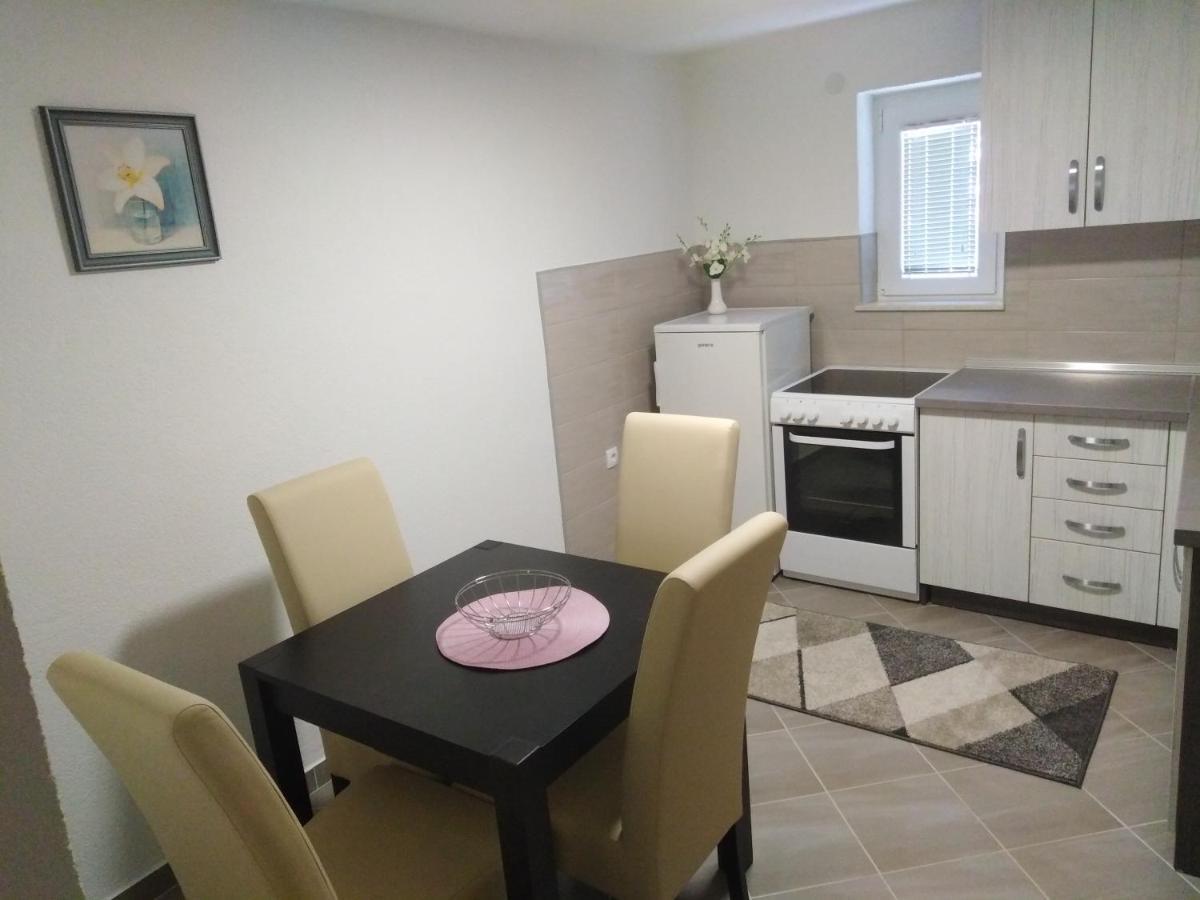 טרביניה Apartman Milos מראה חיצוני תמונה