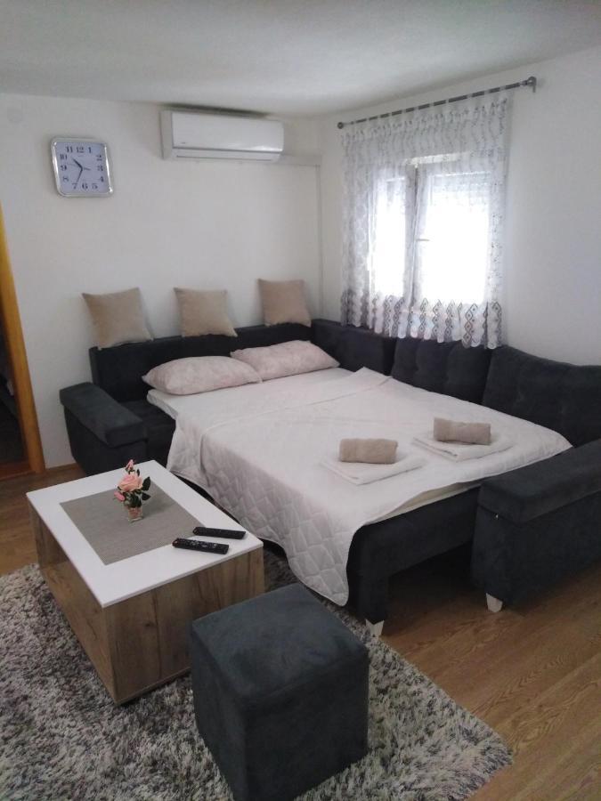 טרביניה Apartman Milos מראה חיצוני תמונה