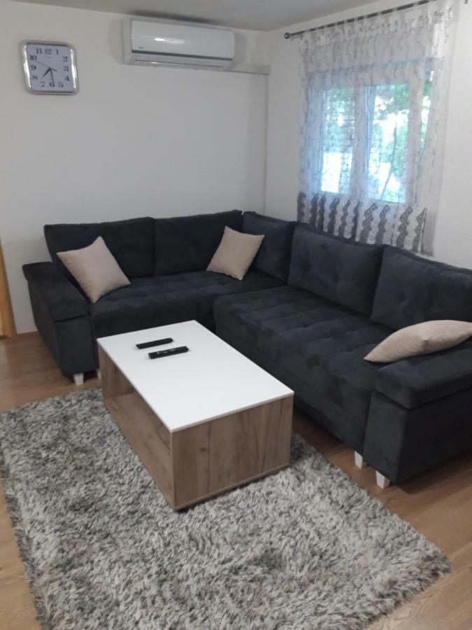 טרביניה Apartman Milos מראה חיצוני תמונה