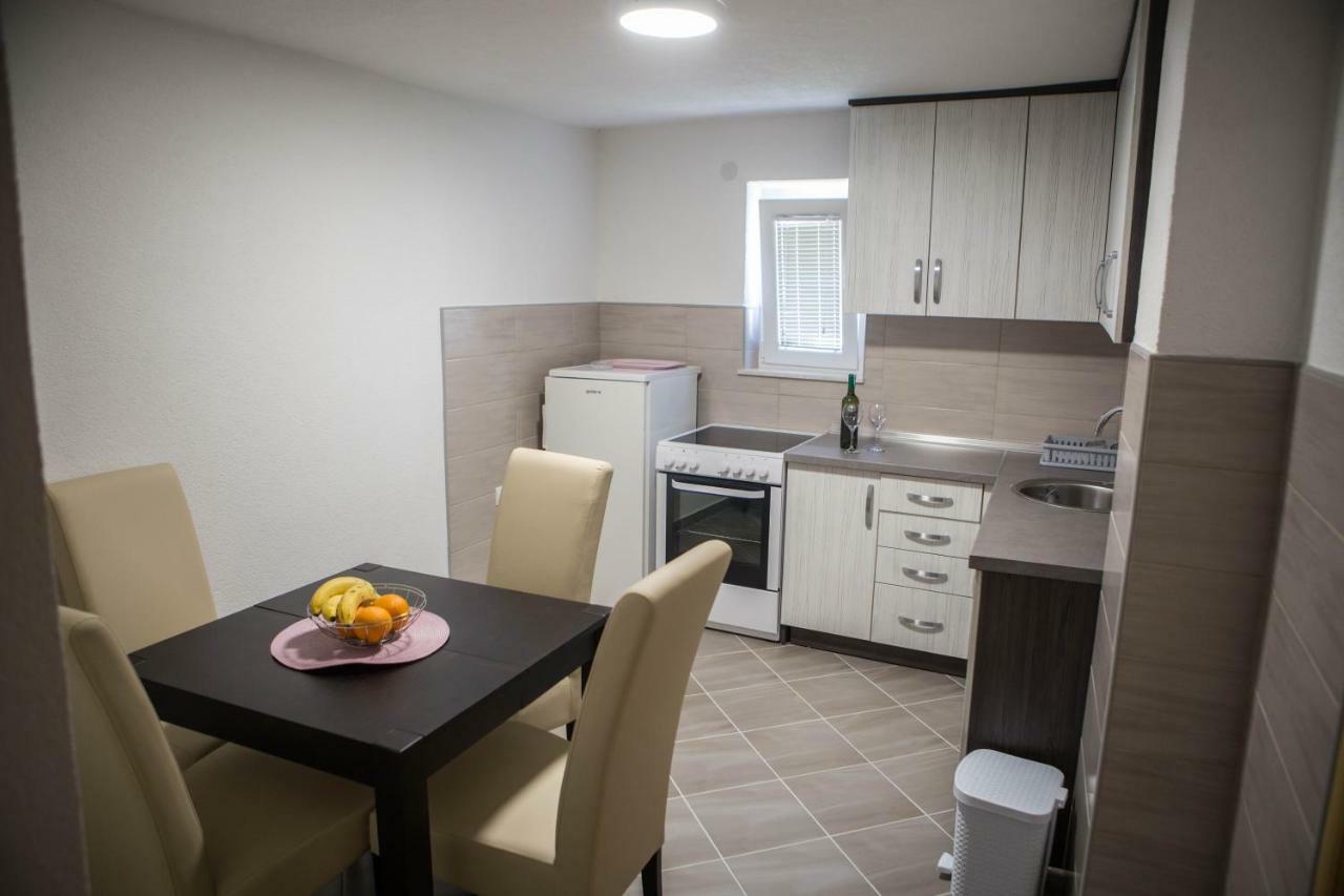 טרביניה Apartman Milos מראה חיצוני תמונה