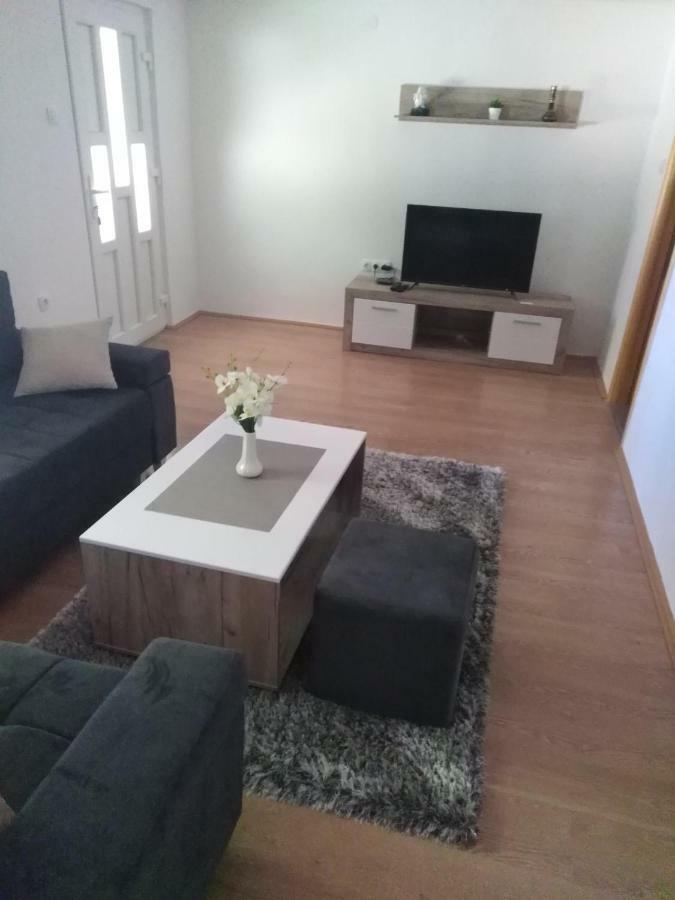 טרביניה Apartman Milos מראה חיצוני תמונה